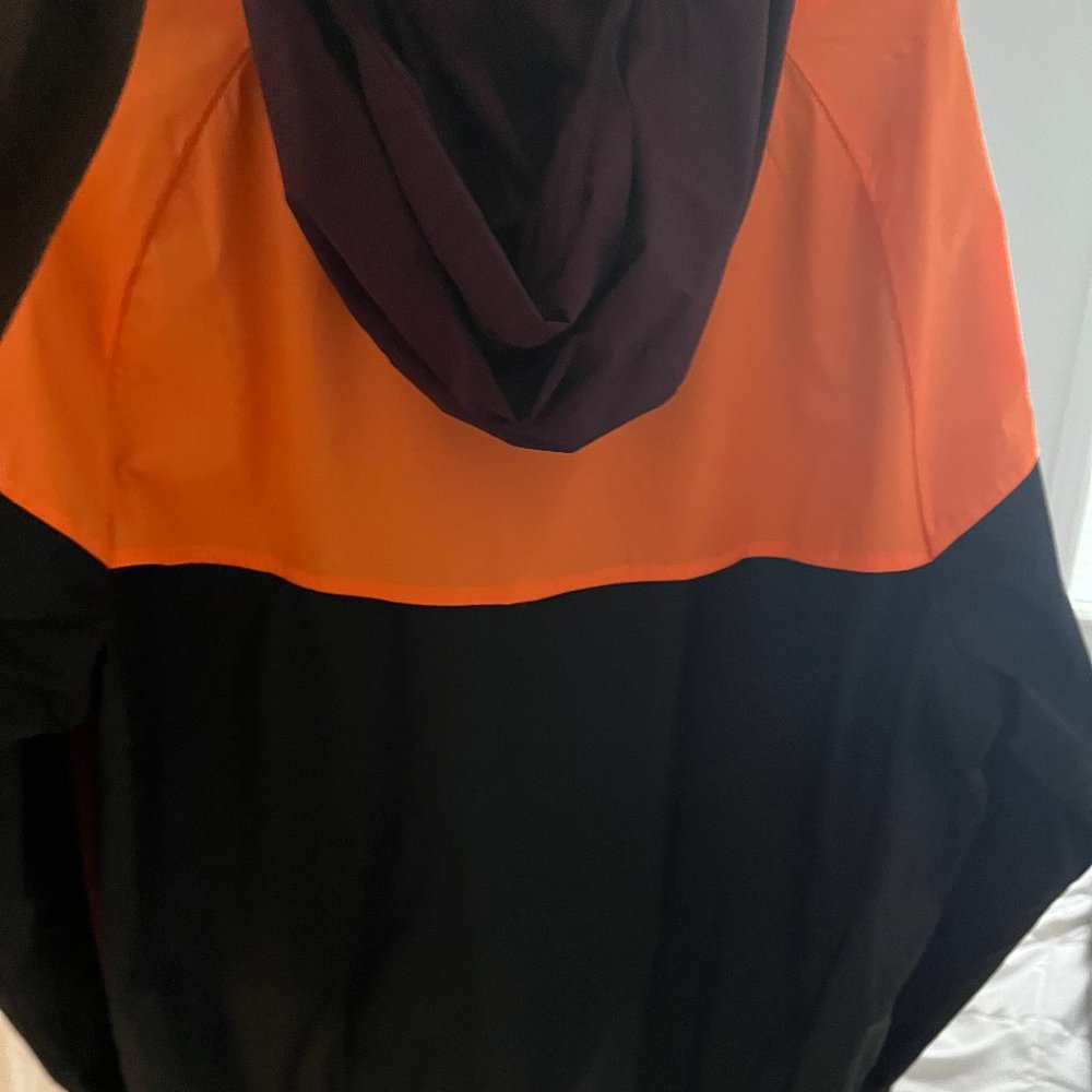 Nike Wind Breaker - Picture 3 of 3